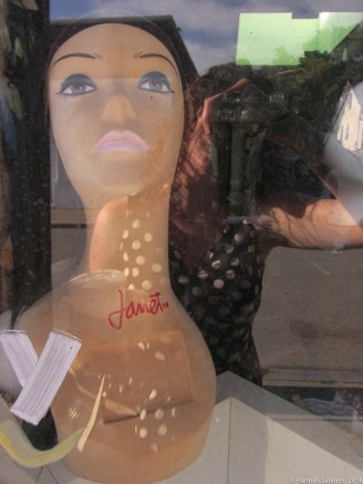 HannahSanders_selfie01